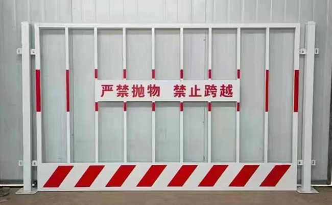 成都临边护栏生产厂家.jpg